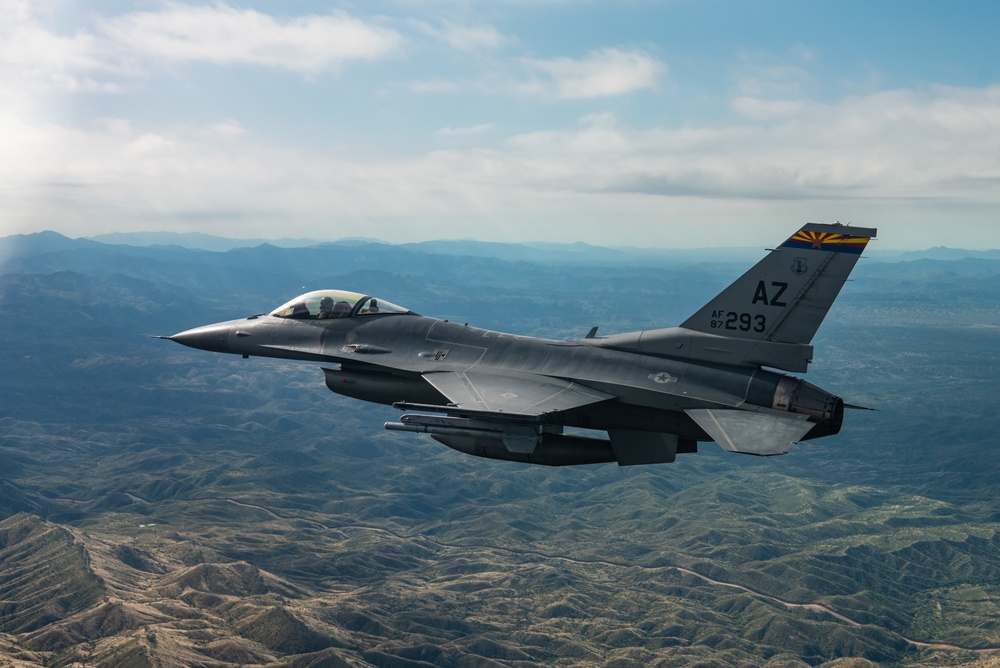 Arizona National Guard F-16 soars over Tucson