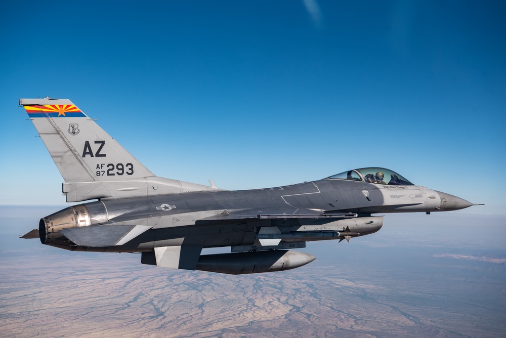 Arizona National Guard F-16 soars over Tucson