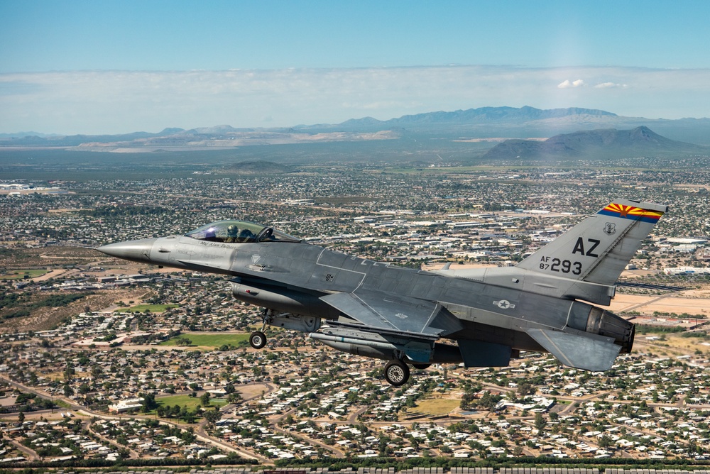 Arizona National Guard F-16 soars over Tucson