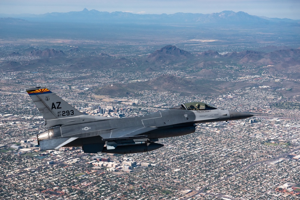 Arizona National Guard F-16 soars over Tucson