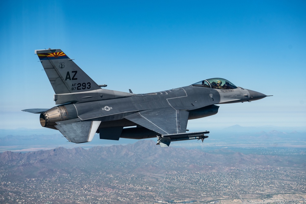 Arizona National Guard F-16 soars over Tucson