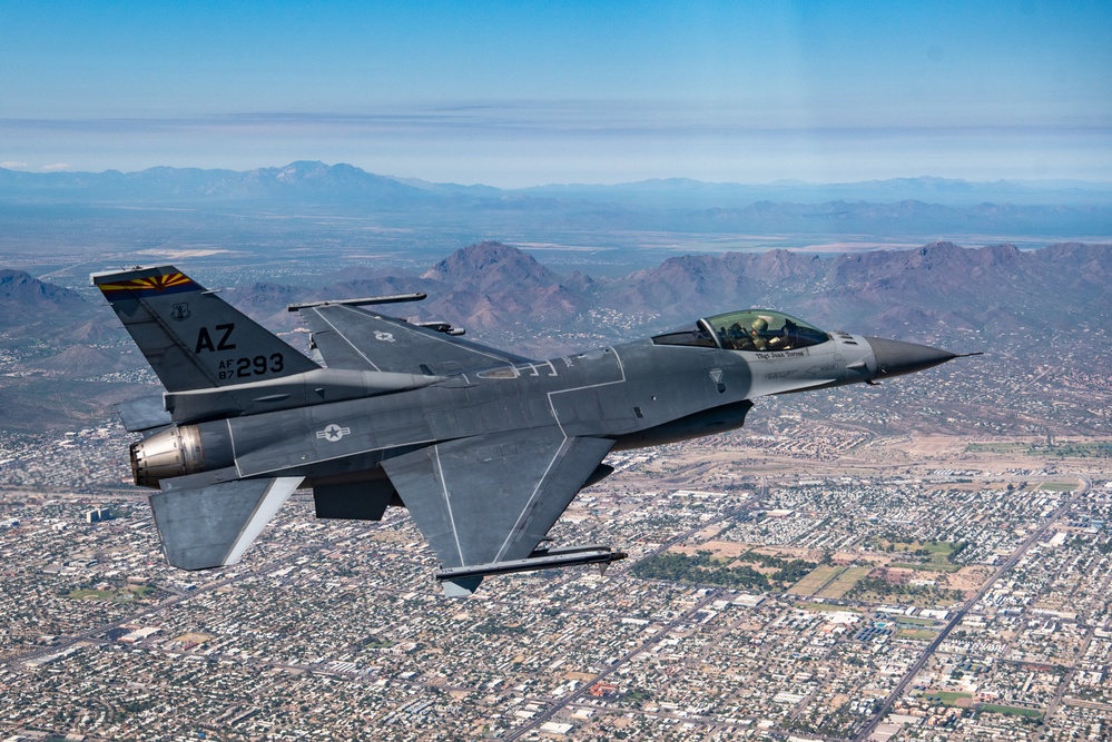 Arizona National Guard F-16 soars over Tucson