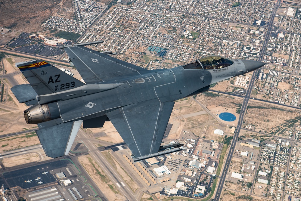 Arizona National Guard F-16 soars over Tucson