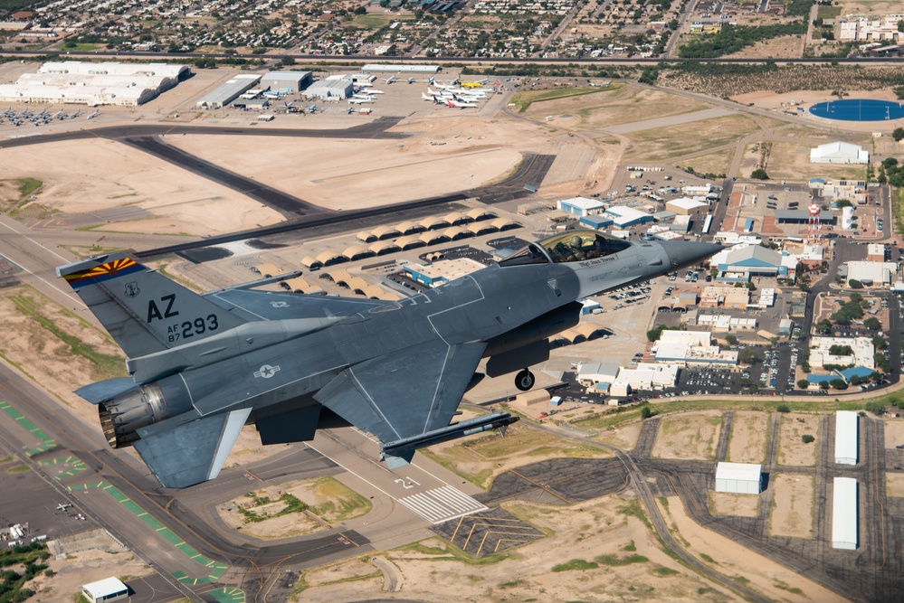 Arizona National Guard F-16 soars over Tucson