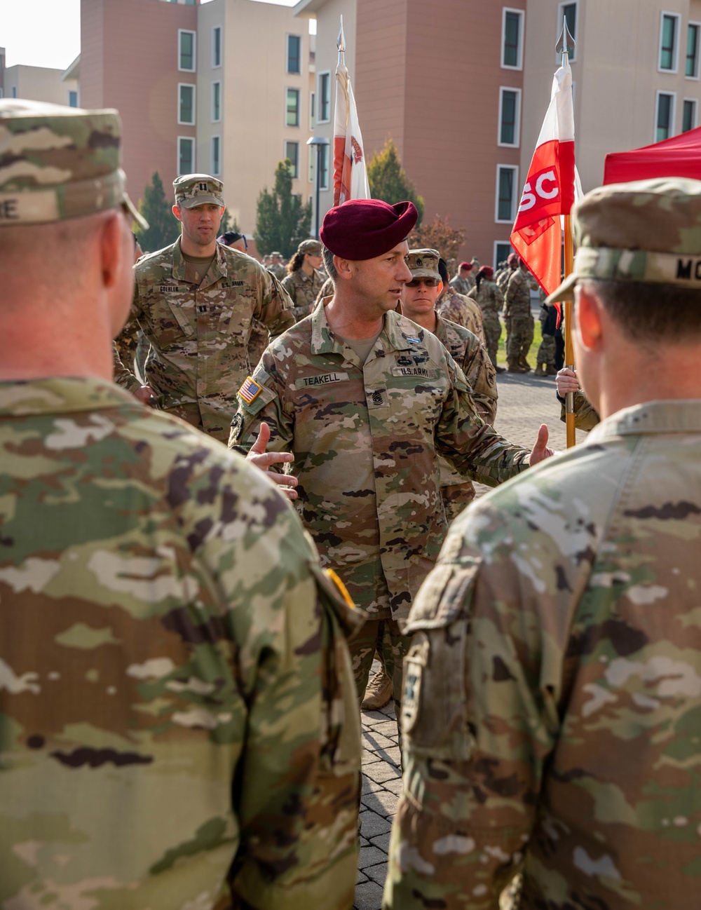 CSM Teakell congratulates Soldiers