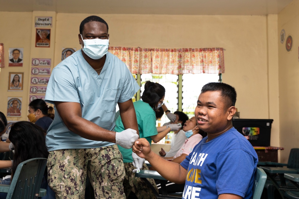 Pacific Partnership 2022 conducts community health fair