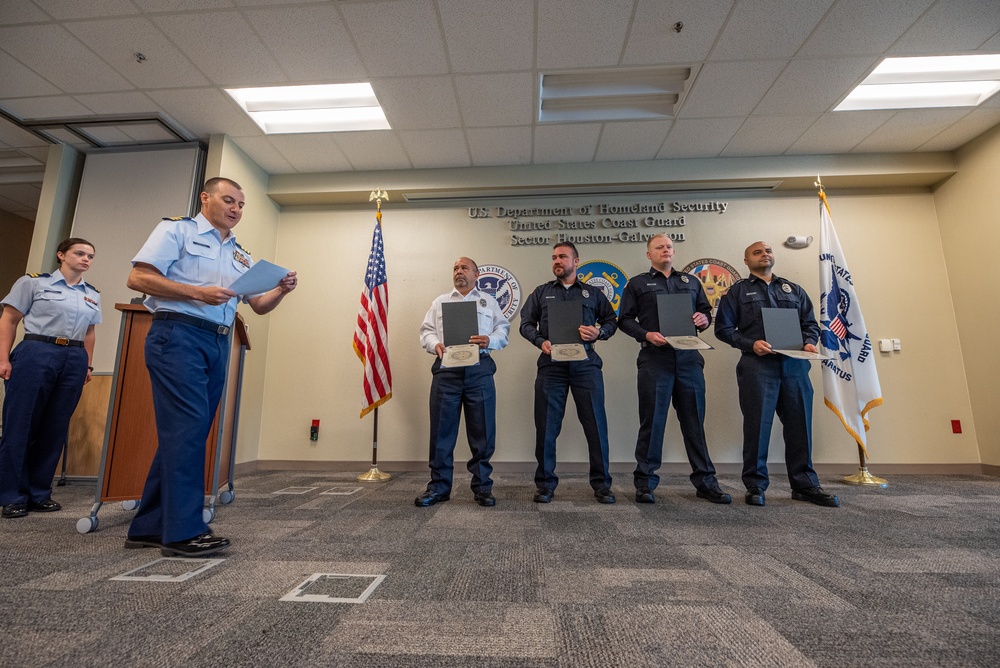 Coast Guard recognizes personnel for lifesaving rescue during ceremony in Houston, Texas