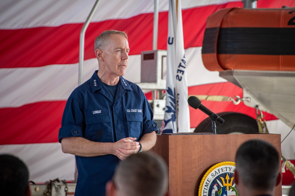 Coast Guard vice commandant visits units in Houston, Texas