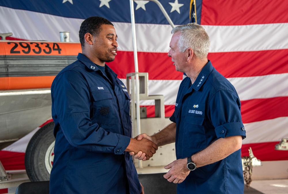 Coast Guard vice commandant visits units in Houston, Texas