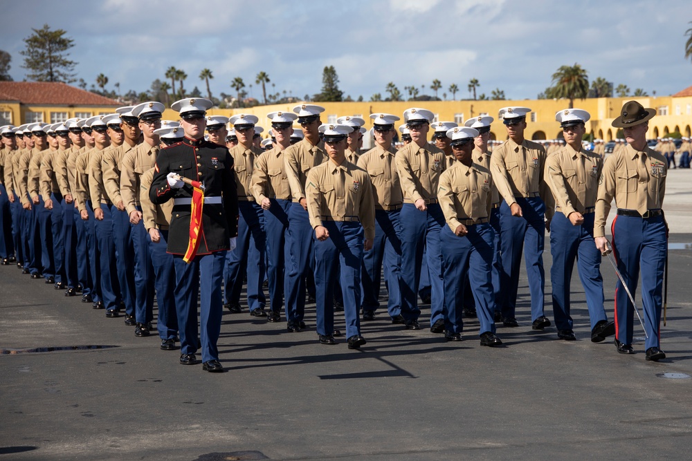 DVIDS - Images - Hotel Company Graduation [Image 7 of 10]