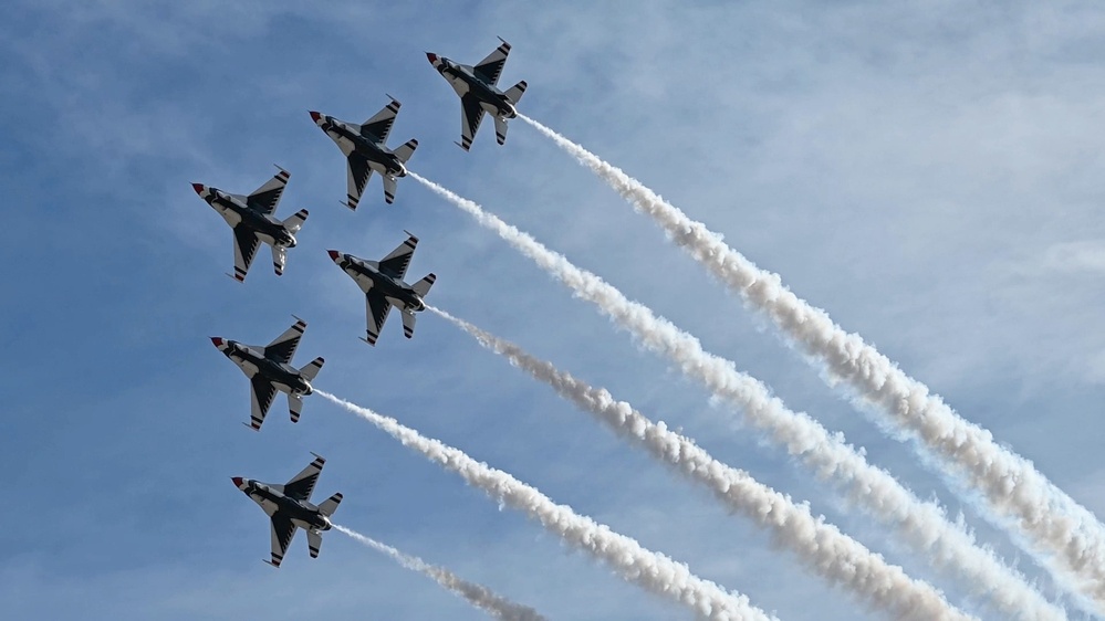 Thunderbirds wrap up 2022 show season at Nellis