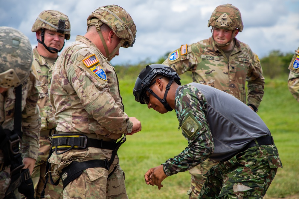 Exercise Southern Vanguard 23 Rappelling