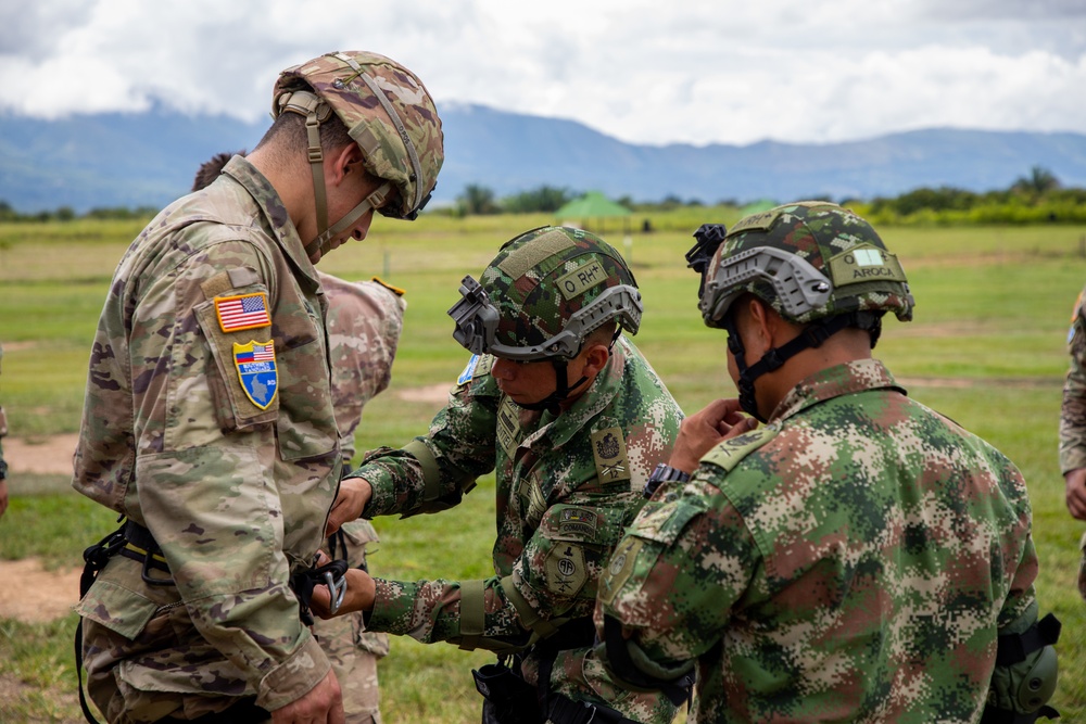 Exercise Southern Vanguard 23 Rappelling