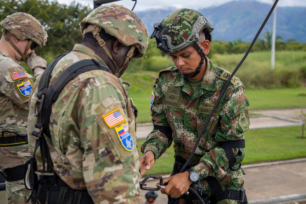 Exercise Southern Vanguard 23 Rappelling