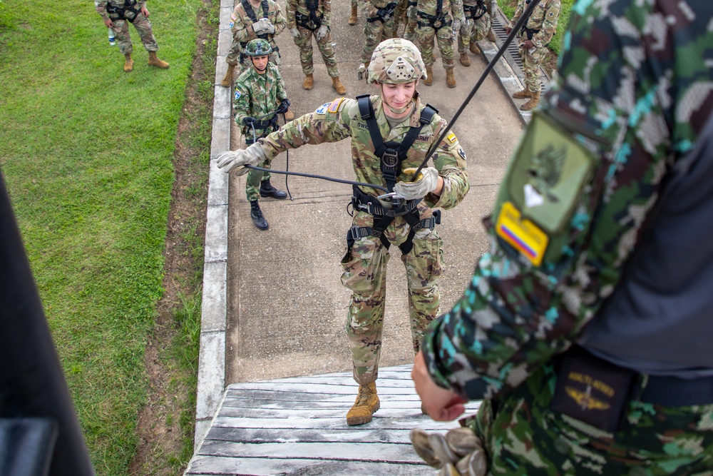 Exercise Southern Vanguard 23 Rappelling