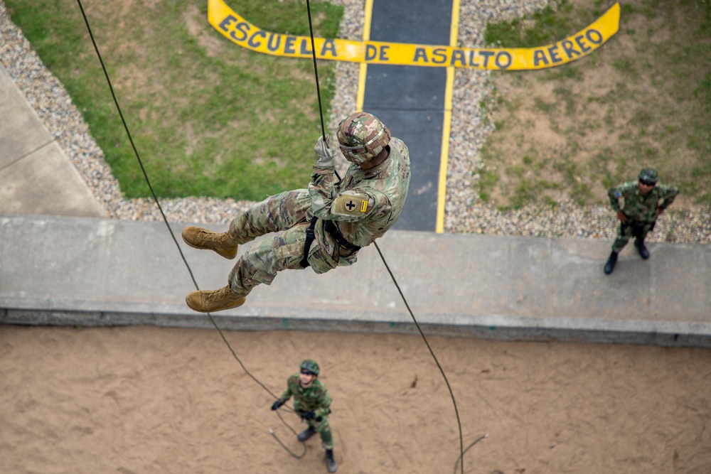 Exercise Southern Vanguard 23 Rappelling