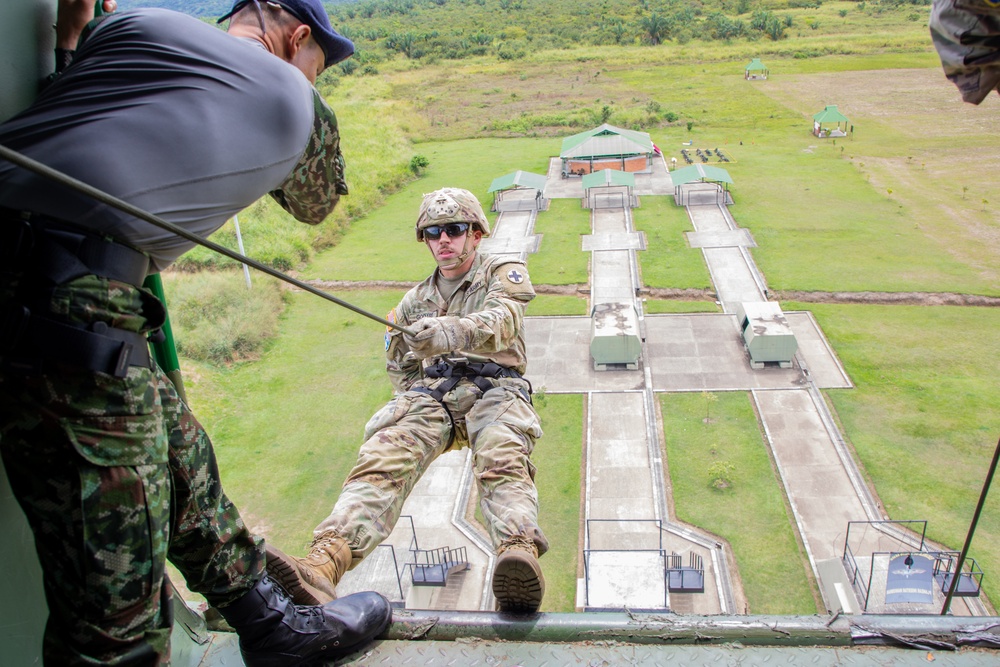 Exercise Southern Vanguard 23 Rappelling