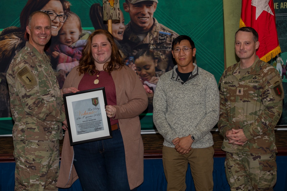 1st ID holds Volunteer of the Quarter Ceremony