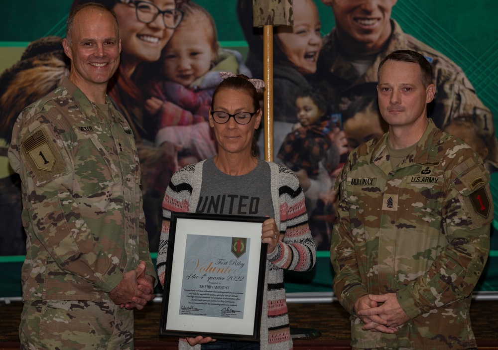 1st ID holds Volunteer of the Quarter Ceremony