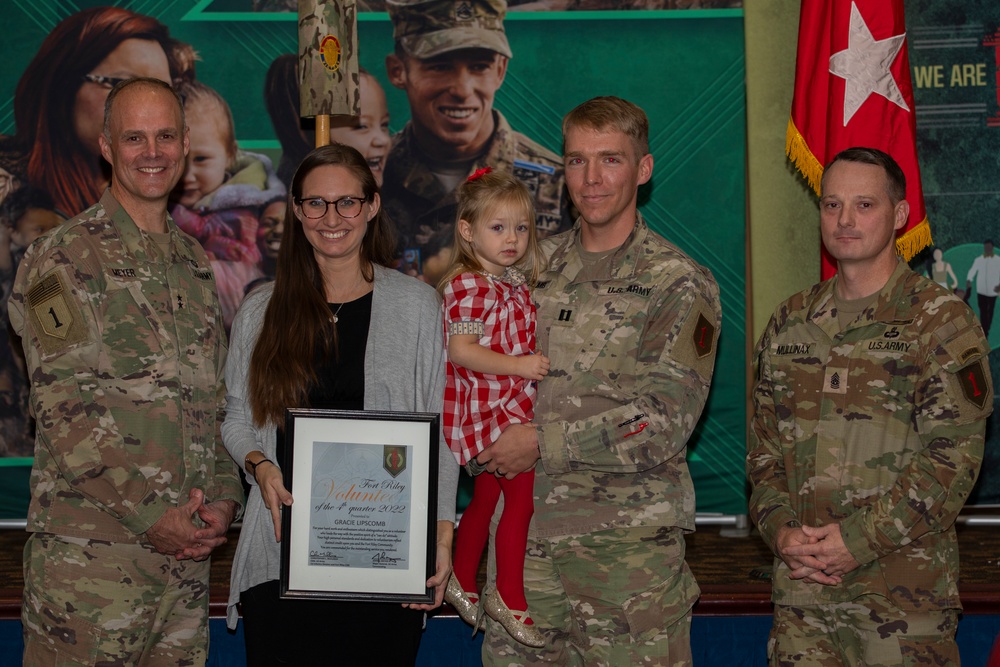 1st ID holds Volunteer of the Quarter Ceremony