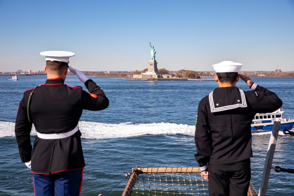 USS Arlington; II MEF Marines arrive for Veterans Day New York