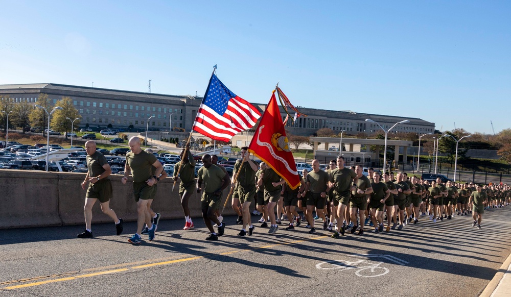 CMC Leads USMC Birthday Run