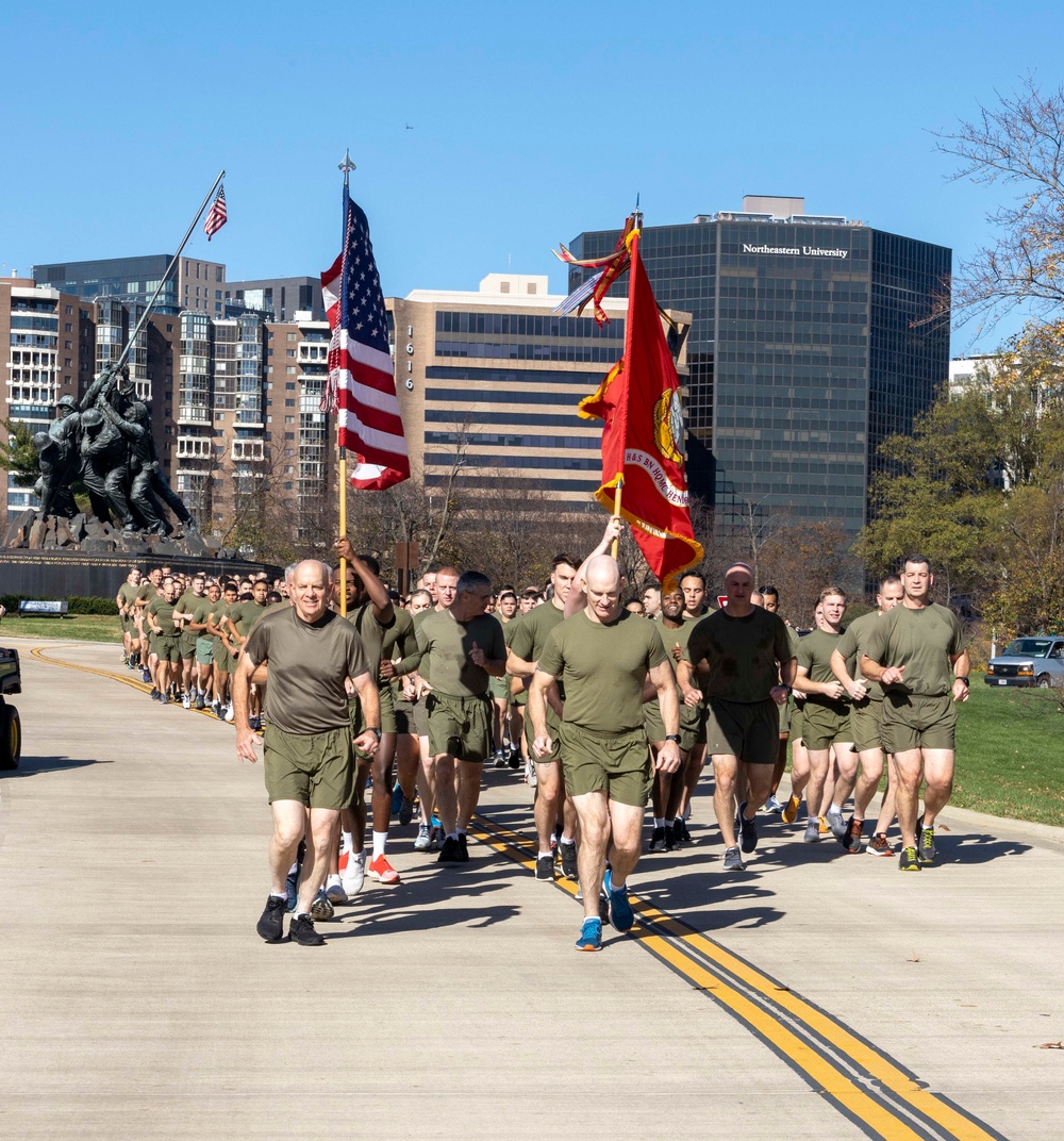 CMC Leads USMC Birthday Run