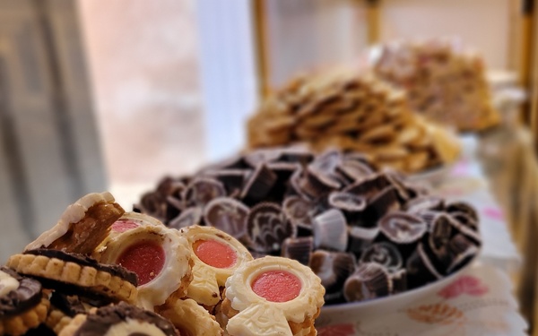 Cookies at Coop Wardat al Atlas in Ouaouizeght