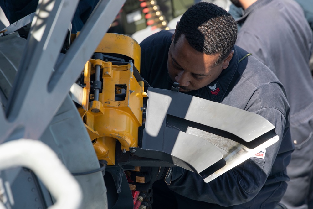 USS Tripoli CIWS Upload