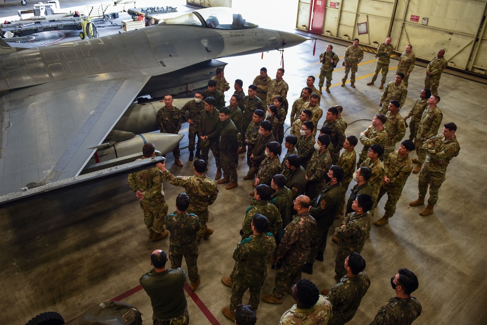 8th MXG hosts ROKA, U.S. Army for immersion tour