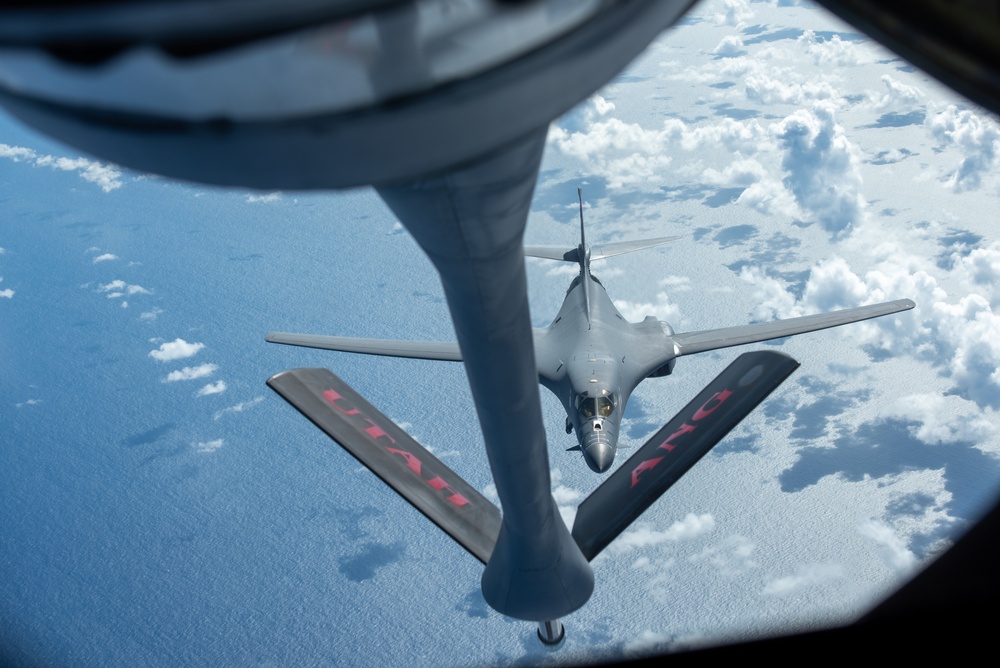 B-1B Lancers, A-10C Thunderbolts fly aerial integration sortie over Pacific Ocean