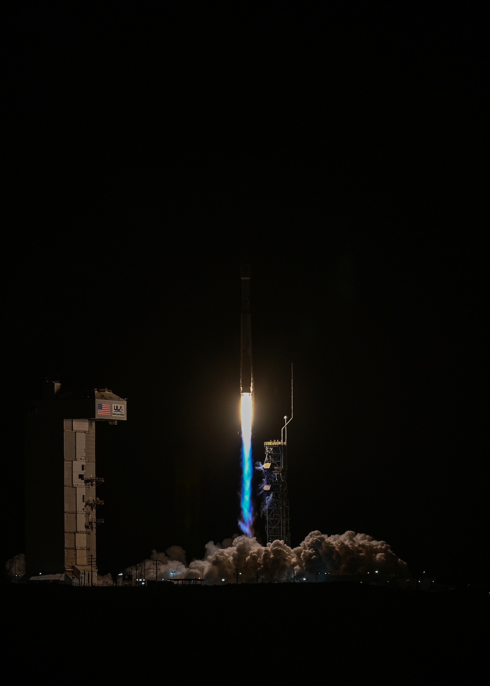 ATLAS V LAUNCHED FROM VANDENBERG NOV. 10, 2022