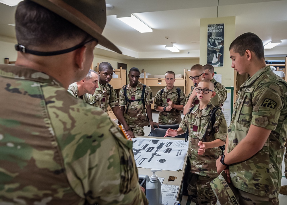 Community members meet their Army at Fort Leonard Wood special event