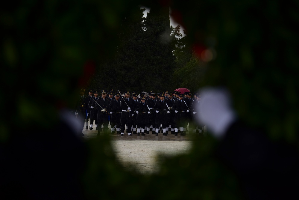 Italian Military Members Honor Fallen Soldiers on Armed Forces Day