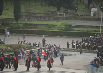 Italian Military Members Honor Fallen Soldiers on Armed Forces Day