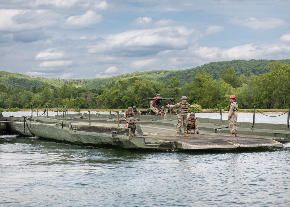 Army’s newest bridge crewmembers learn their specialty at Fort Leonard Wood