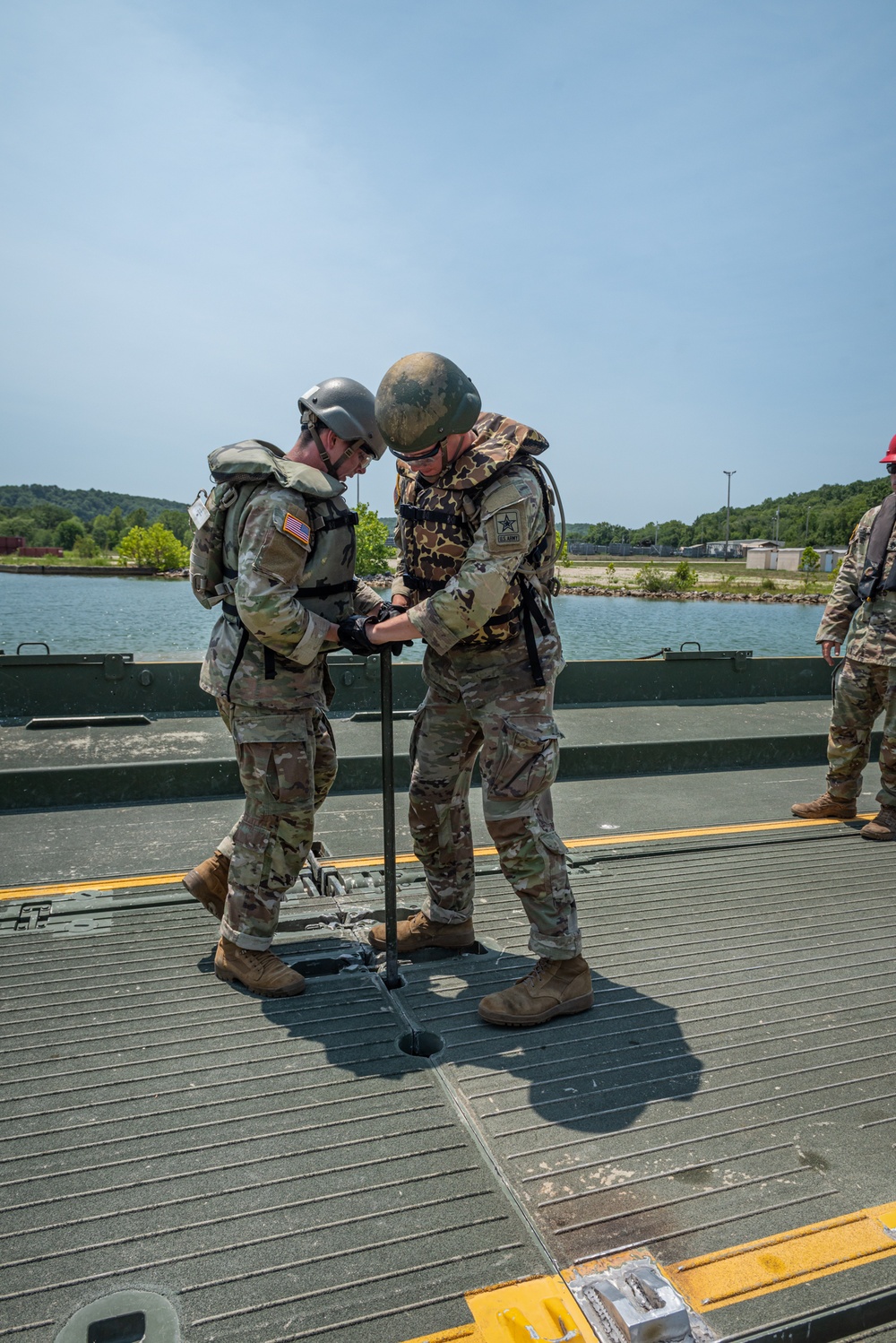 Army’s newest bridge crewmembers learn their specialty at Fort Leonard Wood