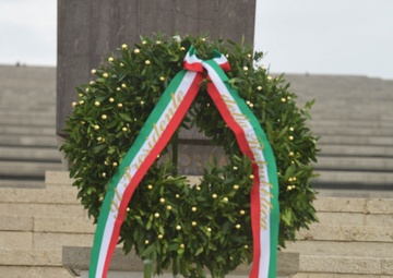 Italian Military Members Honor Fallen Soldiers on Armed Forces Day