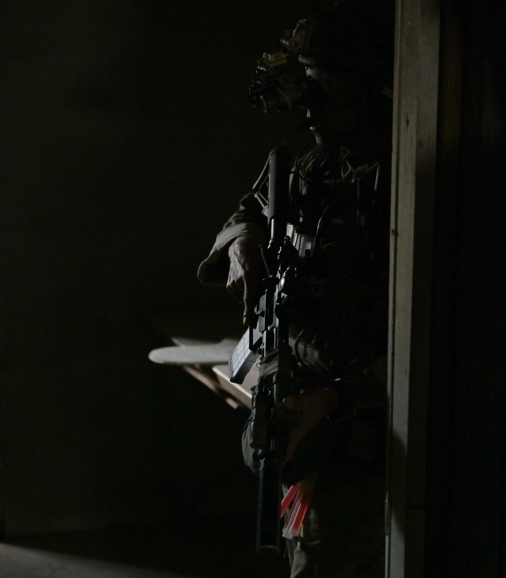 ST Operators Train Direct Action Skills