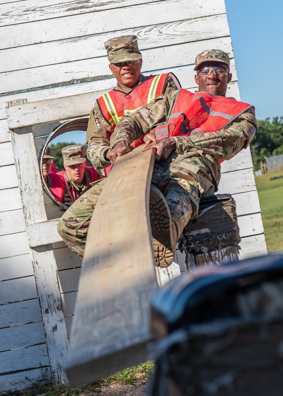 BUILDING BONDS ON FORT LEONARD WOOD’S TEAM DEVELOPMENT COURSE