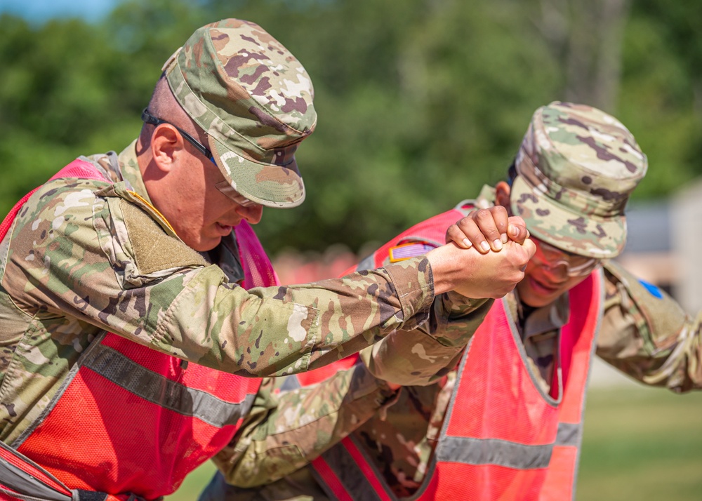 BUILDING BONDS ON FORT LEONARD WOOD’S TEAM DEVELOPMENT COURSE