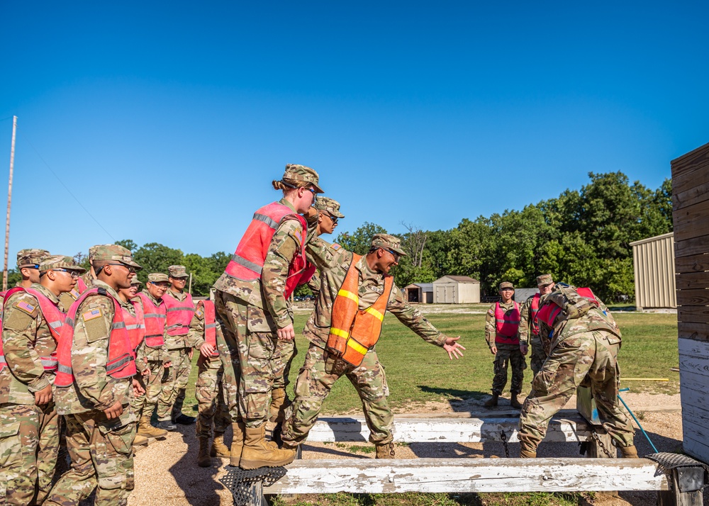 BUILDING BONDS ON FORT LEONARD WOOD’S TEAM DEVELOPMENT COURSE