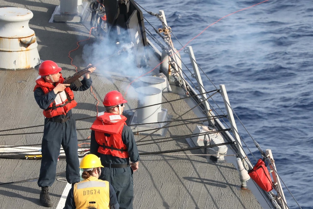 DVIDS - Images - USS McFaul Conducts RAS [Image 8 of 20]