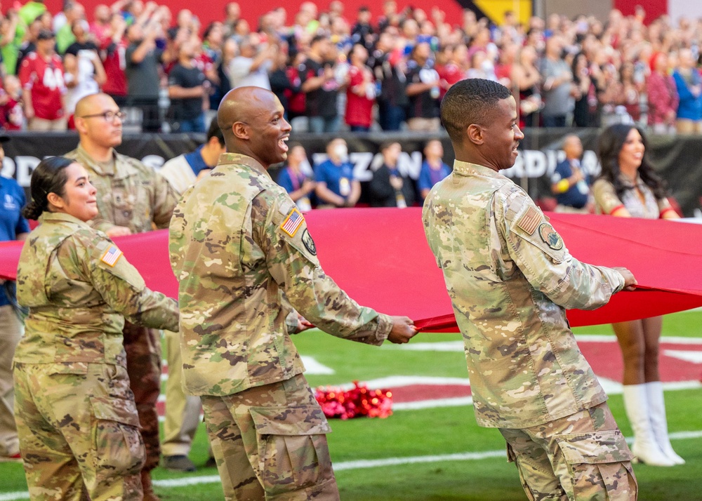 Military members participate Salute to Service game at State Farm Stadium