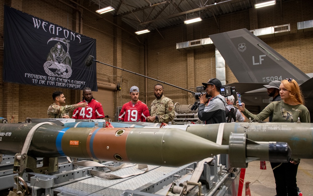 AZ Cardinals visit Luke in salute to service