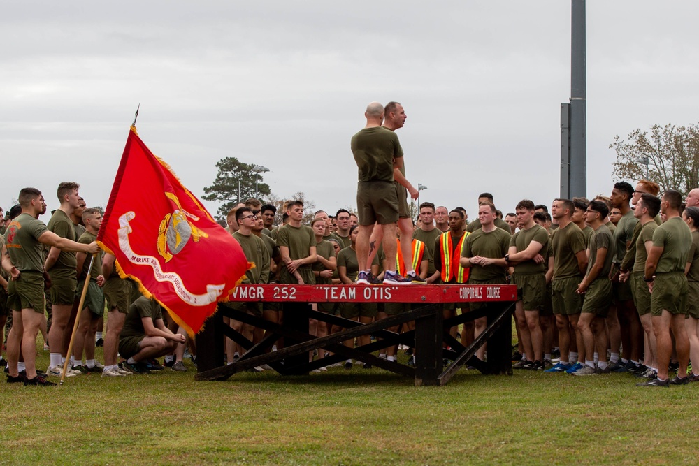 2nd MAW's Motivational Run for 247th Marine Corps Birthday