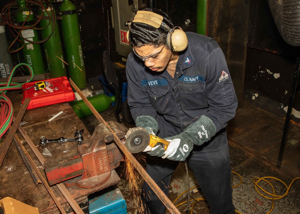 Daily operations aboard USS George H.W. Bush (CVN 77)