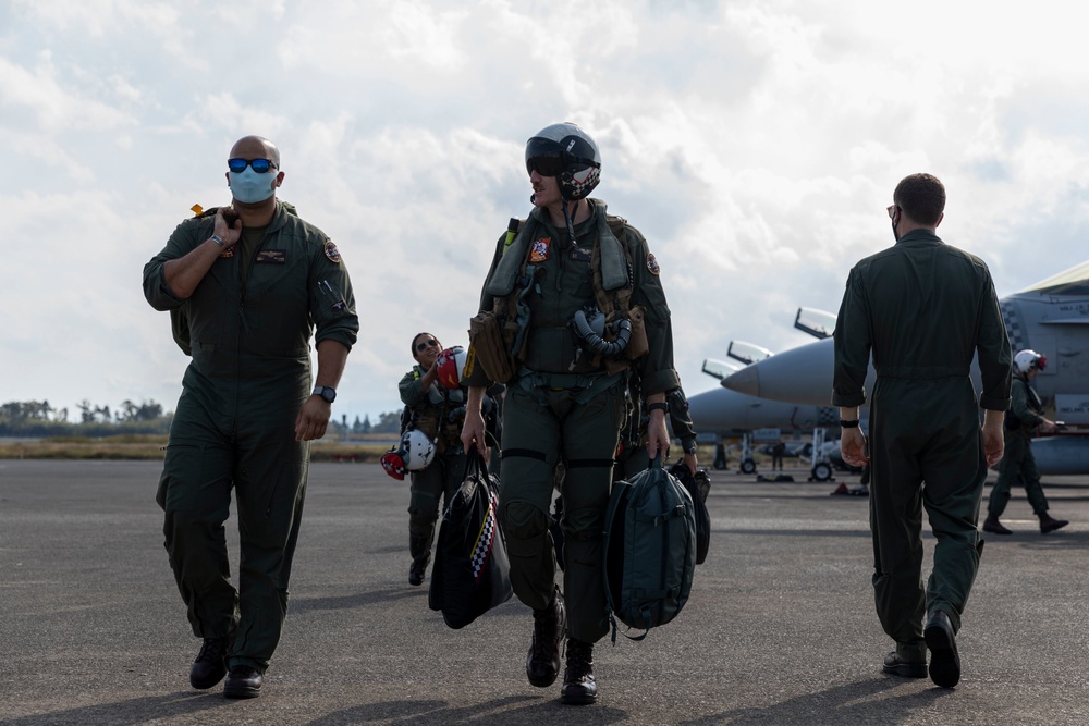 VMFA-312 Hornets Arrive in Nyutabaru