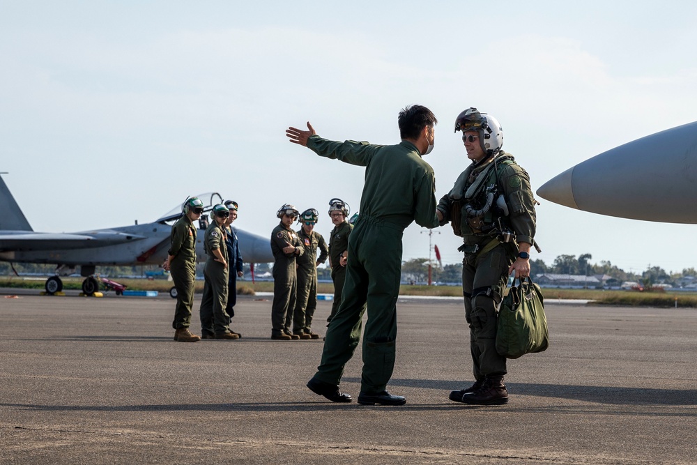 VMFA-312 Hornets Arrive in Nyutabaru