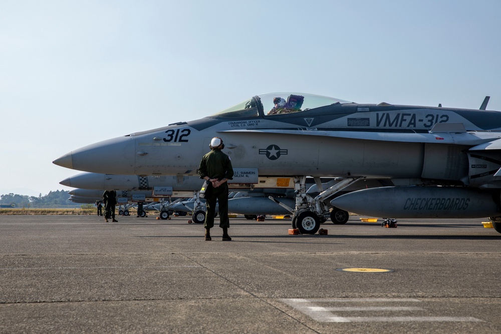 DVIDS - Images - VMFA-312 Begin ATR Flight-Ops in Nyutabaru [Image 2 of 13]